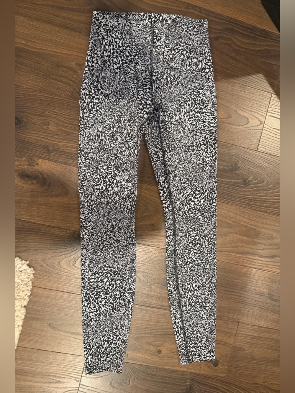 Lululemon InStill High-Rise Tight 25” Warped Grain Alpine White Black Size 4